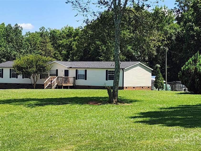 4688 Taxahaw Road, Lancaster, SC 29720.  MLS# CAR4273135, YatesRealty ID 21974. 