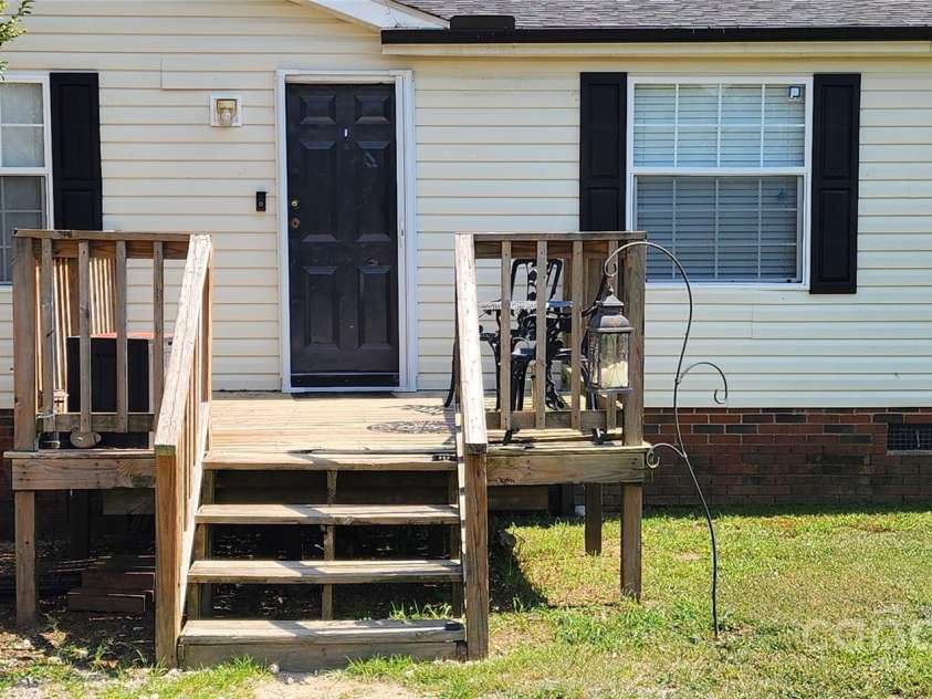 4688 Taxahaw Road, Lancaster, SC 29720.  MLS# CAR4273135, YatesRealty ID 21974. 