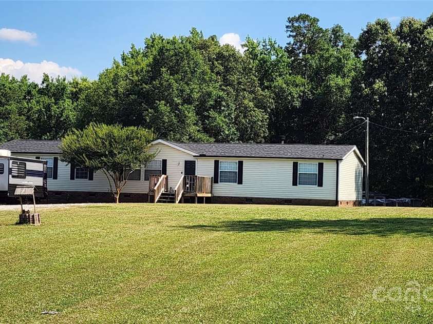 4688 Taxahaw Road, Lancaster, SC 29720.  MLS# CAR4273135, YatesRealty ID 21974. 