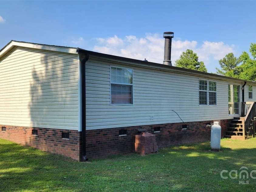 4688 Taxahaw Road, Lancaster, SC 29720.  MLS# CAR4273135, YatesRealty ID 21974. 