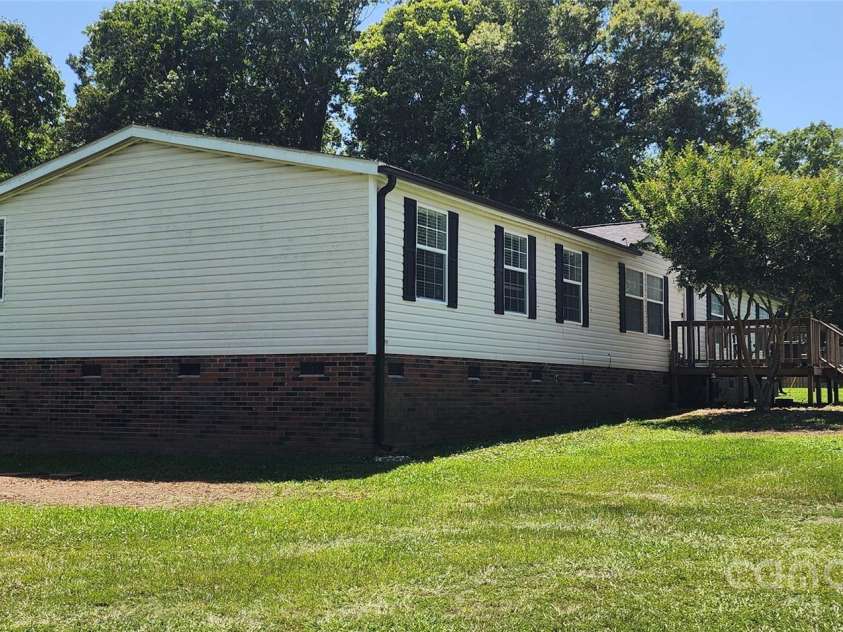 4688 Taxahaw Road, Lancaster, SC 29720.  MLS# CAR4273135, YatesRealty ID 21974. 