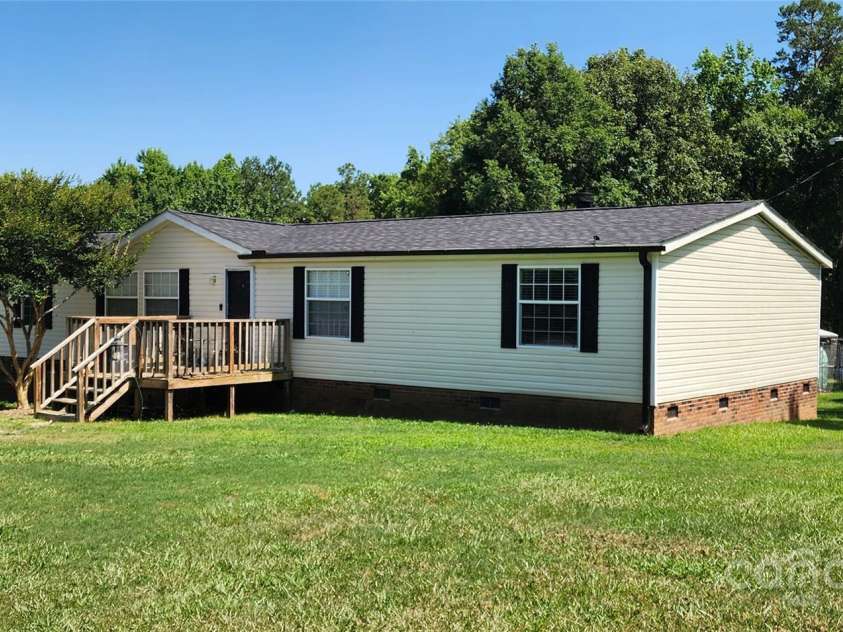 4688 Taxahaw Road, Lancaster, SC 29720.  MLS# CAR4273135, YatesRealty ID 21974. Your new home?