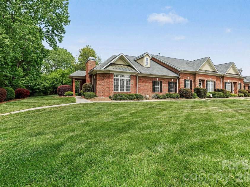 532 Wilmslow Road, Rock Hill, SC 29730.  MLS# CAR4370365, YatesRealty ID 21974. 