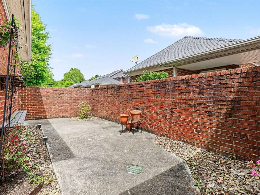 532 Wilmslow Road, Rock Hill, SC 29730.  MLS# CAR4370365, YatesRealty ID 21974. 