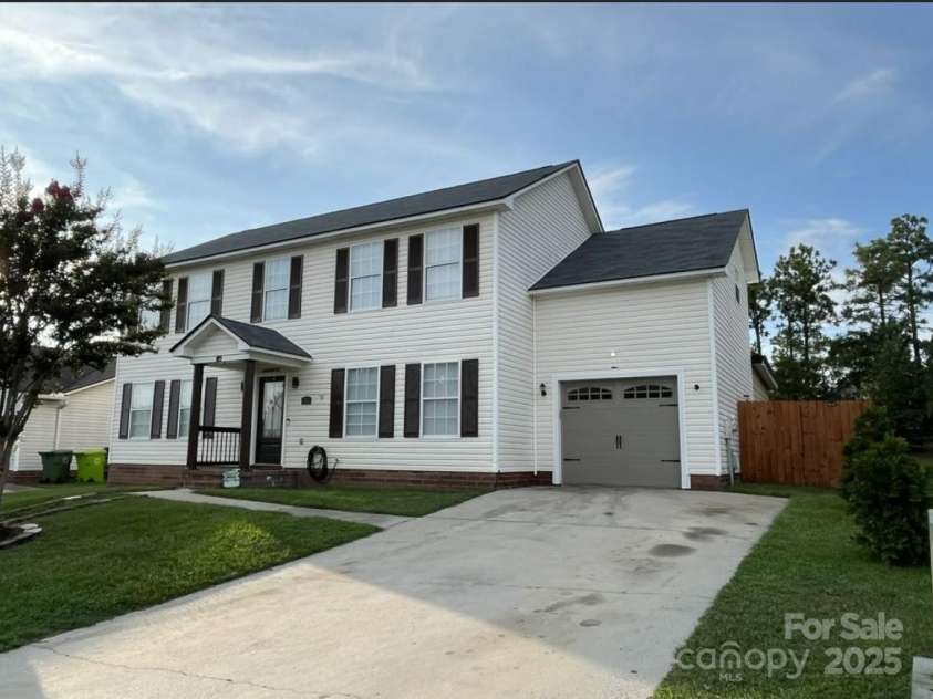 11 Long Glen Court, Columbia, SC 29229.  MLS# CAR4274784, YatesRealty ID 21975. 