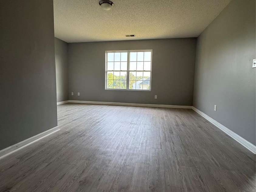 2319 Wexford Way, Statesville, NC 28625.  MLS# CAR4374351, YatesRealty ID 21976. Flex room