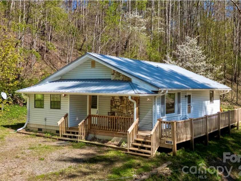 5381 State HWY 197 S Highway, Burnsville, NC 28714.  MLS# CAR4248281, YatesRealty ID 21977. 