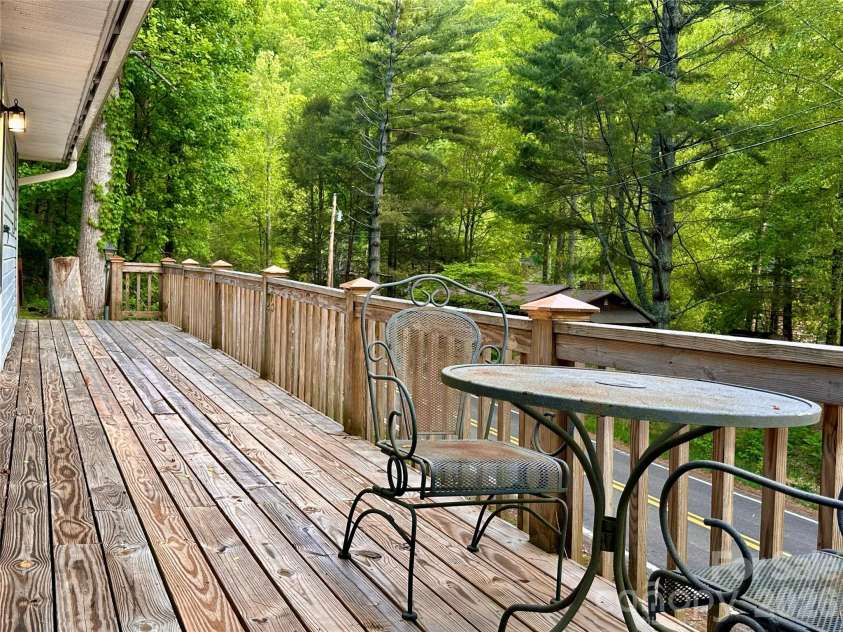 5381 State HWY 197 S Highway, Burnsville, NC 28714.  MLS# CAR4248281, YatesRealty ID 21977. 