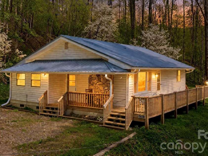 5381 State HWY 197 S Highway, Burnsville, NC 28714.  MLS# CAR4248281, YatesRealty ID 21977. 
