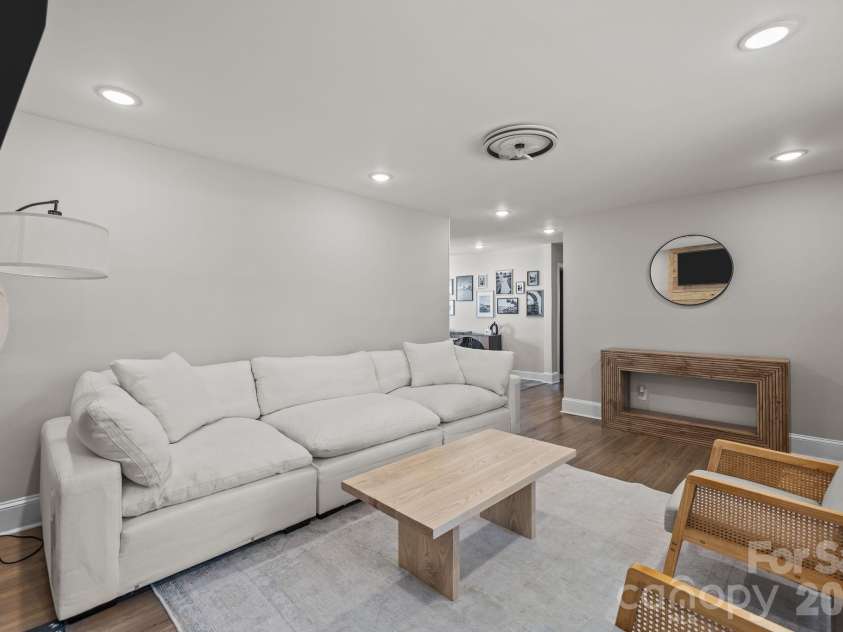 1036 Cutler Place, Charlotte, NC 28205.  MLS# CAR4374773, YatesRealty ID 21978. 