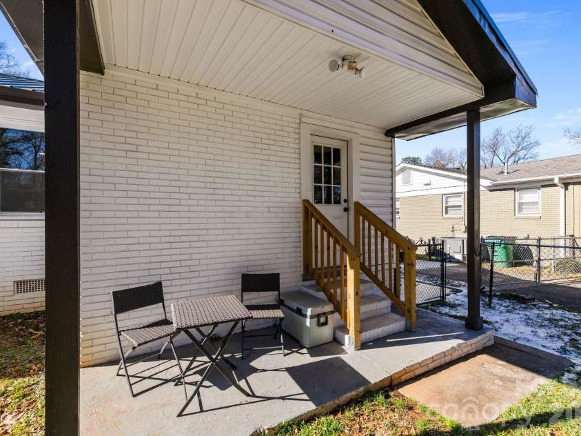 1036 Cutler Place, Charlotte, NC 28205.  MLS# CAR4374773, YatesRealty ID 21978. 