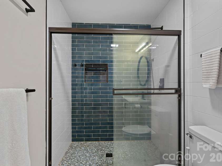 1036 Cutler Place, Charlotte, NC 28205.  MLS# CAR4407872, YatesRealty ID 21978. 2nd Bathroom