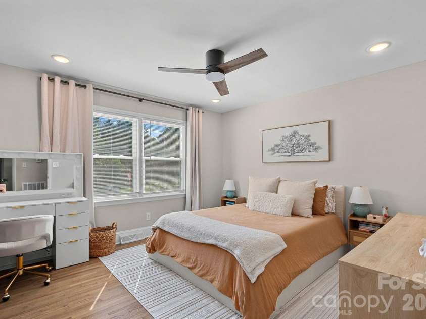 1036 Cutler Place, Charlotte, NC 28205.  MLS# CAR4407872, YatesRealty ID 21978. 2nd Bedroom