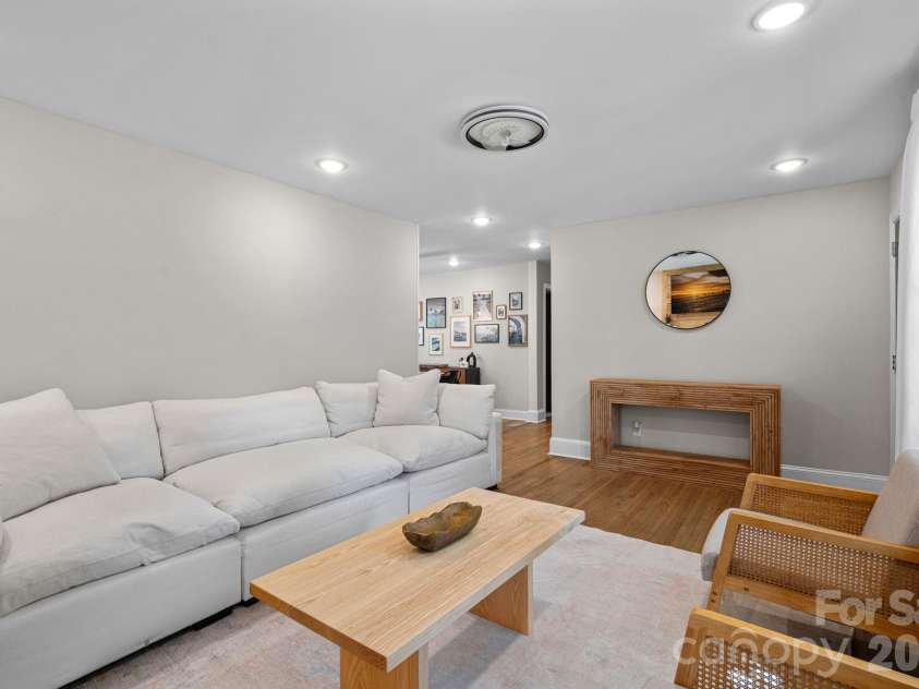1036 Cutler Place, Charlotte, NC 28205.  MLS# CAR4407872, YatesRealty ID 21978. 