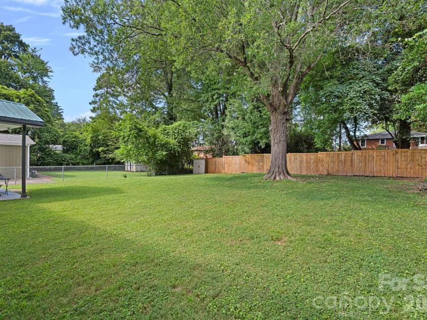 1036 Cutler Place, Charlotte, NC 28205.  MLS# CAR4407872, YatesRealty ID 21978. 