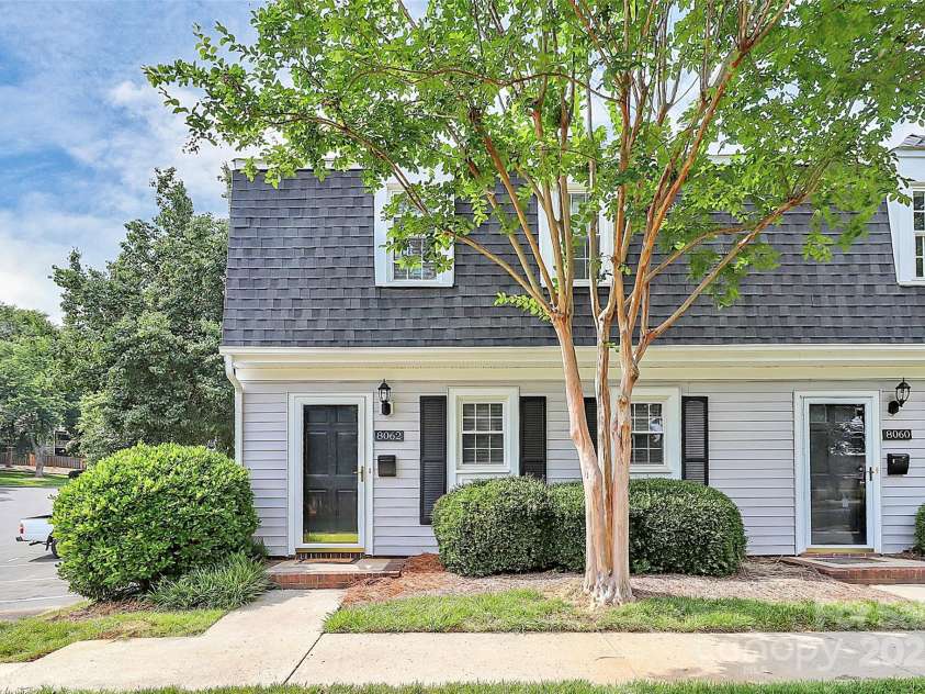 8062 Knights Bridge Road, Charlotte, NC 28210.  MLS# CAR4274826, YatesRealty ID 21978. 