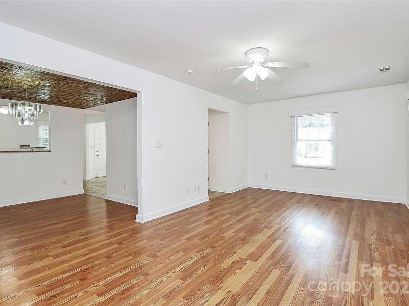 8062 Knights Bridge Road, Charlotte, NC 28210.  MLS# CAR4274826, YatesRealty ID 21978. 