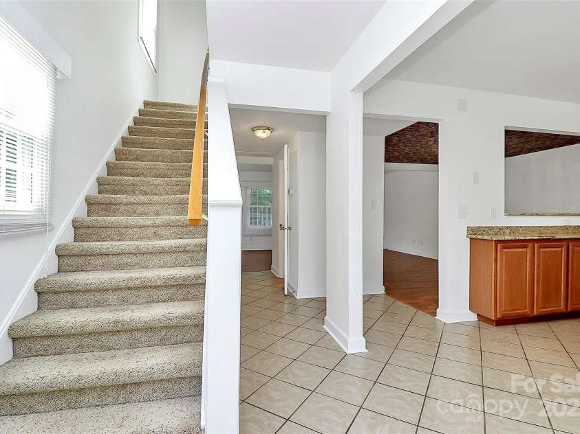 8062 Knights Bridge Road, Charlotte, NC 28210.  MLS# CAR4274826, YatesRealty ID 21978. 