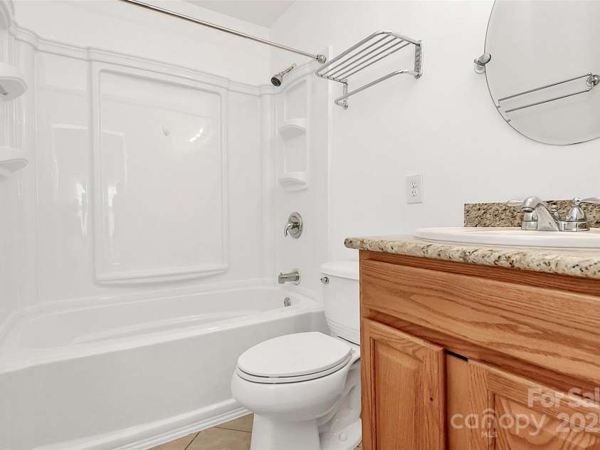 8062 Knights Bridge Road, Charlotte, NC 28210.  MLS# CAR4274826, YatesRealty ID 21978. 