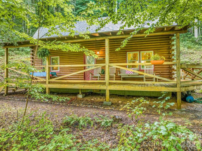 51 Spruce Street, Maggie Valley, NC 28751.  MLS# CAR4378166, YatesRealty ID 21979. 