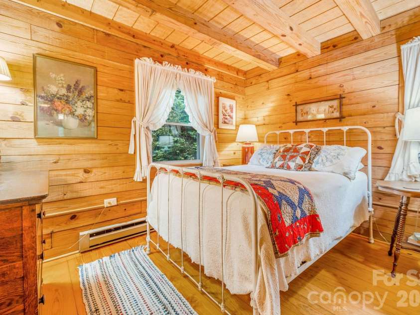 51 Spruce Street, Maggie Valley, NC 28751.  MLS# CAR4378166, YatesRealty ID 21979. 
