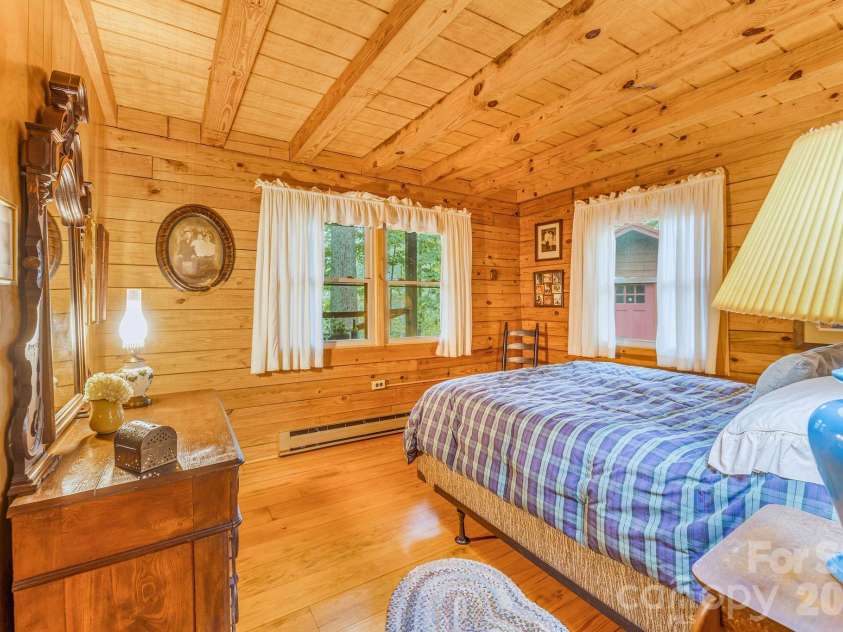 51 Spruce Street, Maggie Valley, NC 28751.  MLS# CAR4378166, YatesRealty ID 21979. 