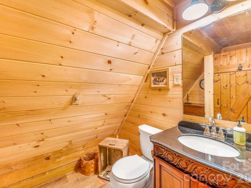 51 Spruce Street, Maggie Valley, NC 28751.  MLS# CAR4378166, YatesRealty ID 21979. 