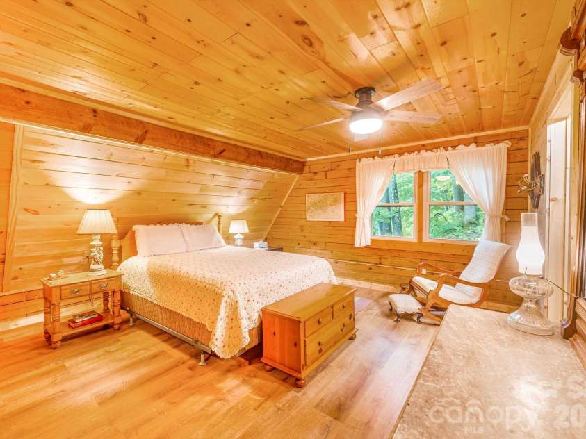 51 Spruce Street, Maggie Valley, NC 28751.  MLS# CAR4378166, YatesRealty ID 21979. 