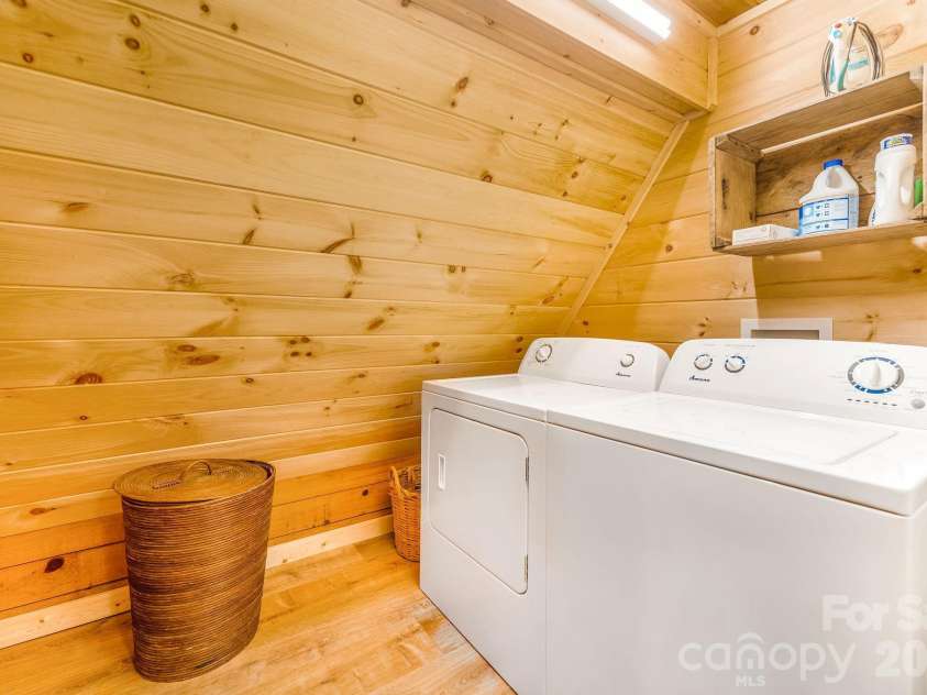 51 Spruce Street, Maggie Valley, NC 28751.  MLS# CAR4378166, YatesRealty ID 21979. 