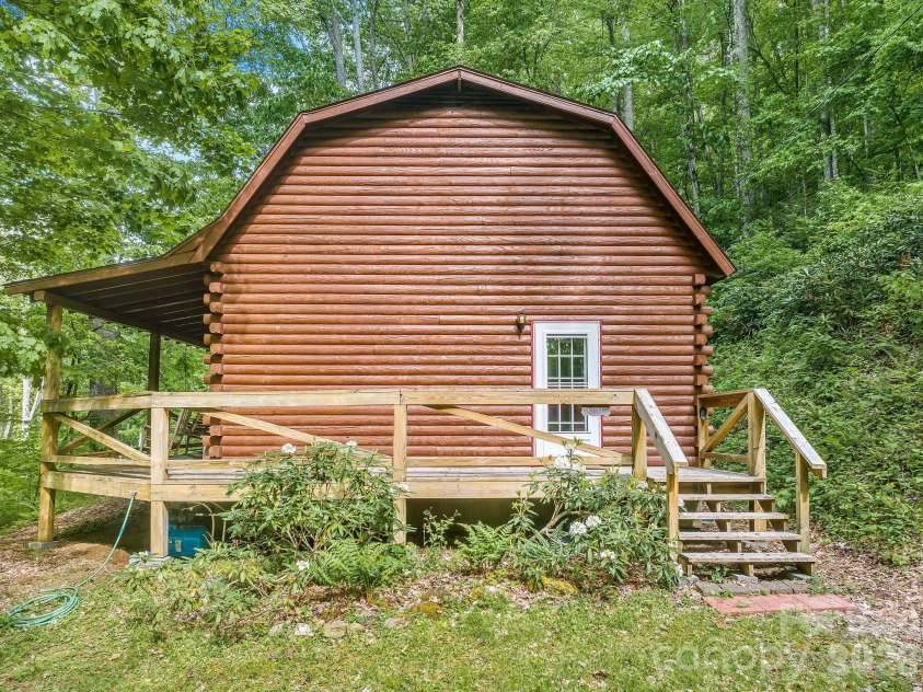 51 Spruce Street, Maggie Valley, NC 28751.  MLS# CAR4378166, YatesRealty ID 21979. 