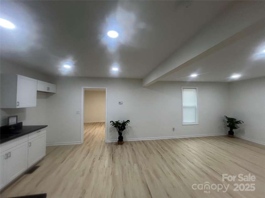 39 White Street, Chester, SC 29706.  MLS# CAR4268079, YatesRealty ID 2198. 