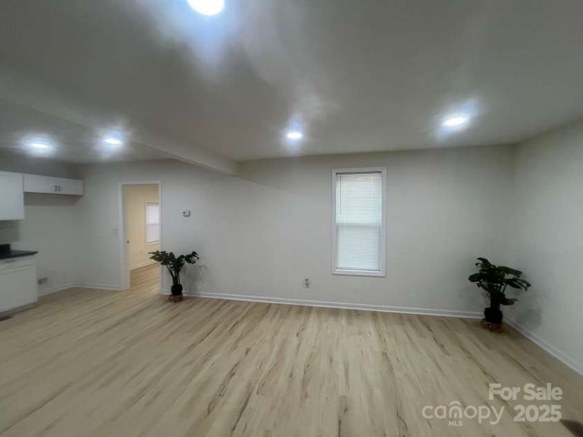 39 White Street, Chester, SC 29706.  MLS# CAR4268079, YatesRealty ID 2198. 