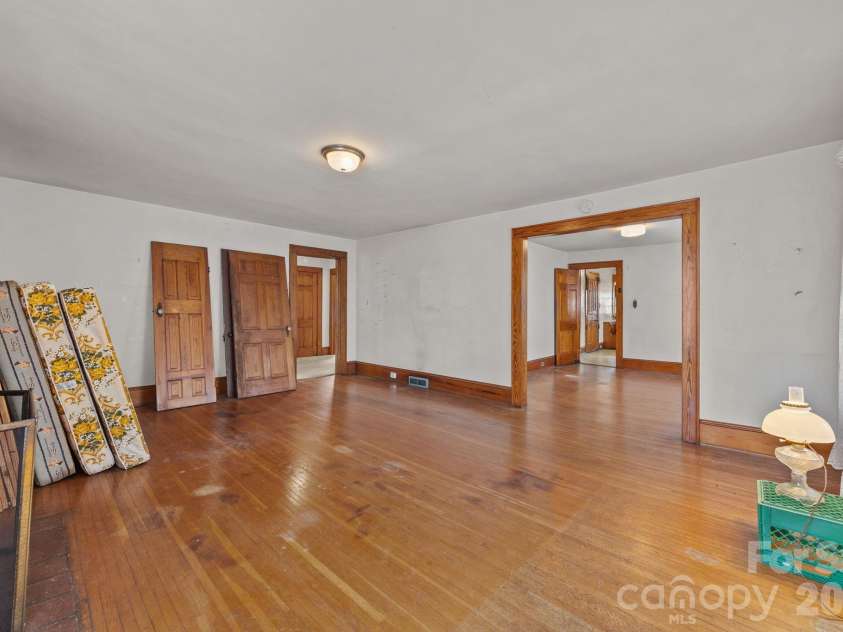 911 Long ES Street, Salisbury, NC 28144.  MLS# CAR4350433, YatesRealty ID 2198. 