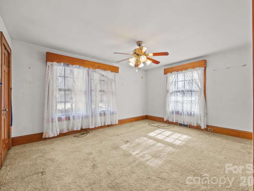911 Long ES Street, Salisbury, NC 28144.  MLS# CAR4350433, YatesRealty ID 2198. 