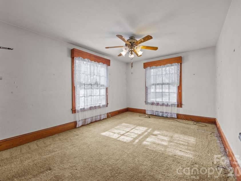 911 Long ES Street, Salisbury, NC 28144.  MLS# CAR4350433, YatesRealty ID 2198. 