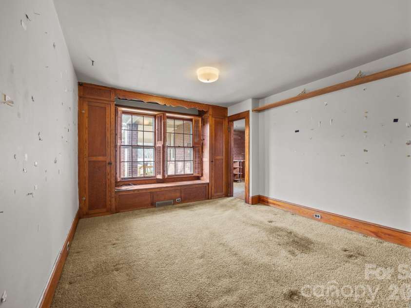 911 Long ES Street, Salisbury, NC 28144.  MLS# CAR4350433, YatesRealty ID 2198. 