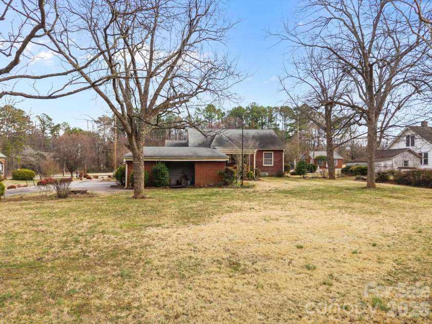 911 Long ES Street, Salisbury, NC 28144.  MLS# CAR4350433, YatesRealty ID 2198. 