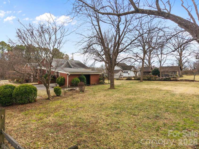 911 Long ES Street, Salisbury, NC 28144.  MLS# CAR4350433, YatesRealty ID 2198. 