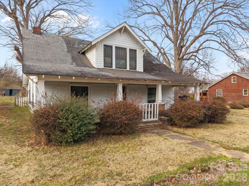 911 Long ES Street, Salisbury, NC 28144.  MLS# CAR4350433, YatesRealty ID 2198. 