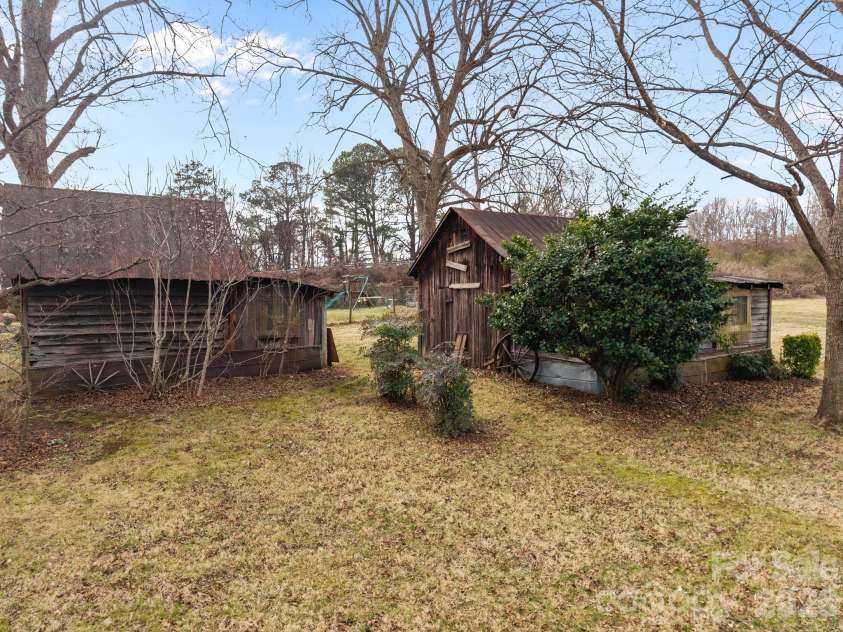911 Long ES Street, Salisbury, NC 28144.  MLS# CAR4350433, YatesRealty ID 2198. 