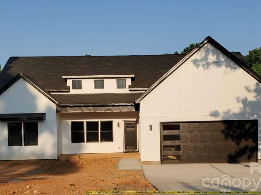 4308 Anderson Mountain Road, Maiden, NC 28650.  MLS# CAR4378425, YatesRealty ID 21982. 