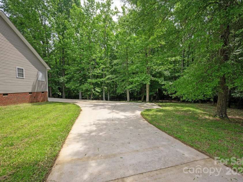 441 Vermilion Drive, York, SC 29745.  MLS# CAR4268619, YatesRealty ID 21983. 