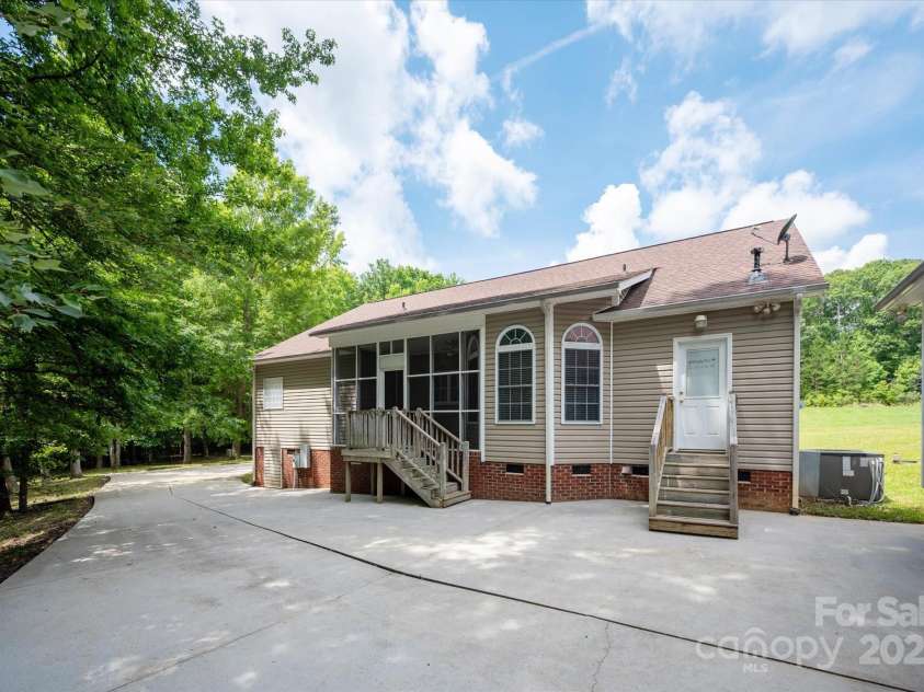 441 Vermilion Drive, York, SC 29745.  MLS# CAR4268619, YatesRealty ID 21983. 