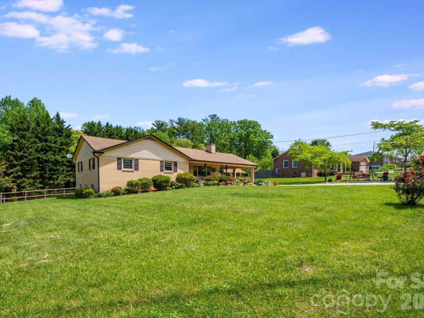458 Beach Drive, Hendersonville, NC 28792.  MLS# CAR4379104, YatesRealty ID 21984. 