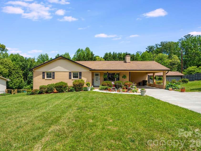 458 Beach Drive, Hendersonville, NC 28792.  MLS# CAR4379104, YatesRealty ID 21984. 