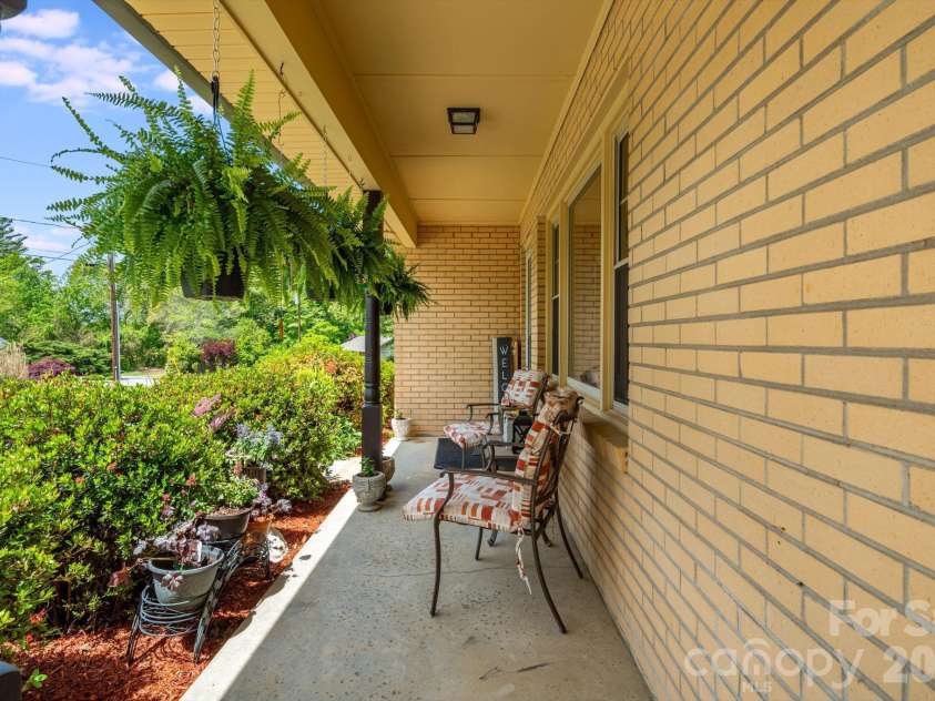 458 Beach Drive, Hendersonville, NC 28792.  MLS# CAR4379104, YatesRealty ID 21984. 