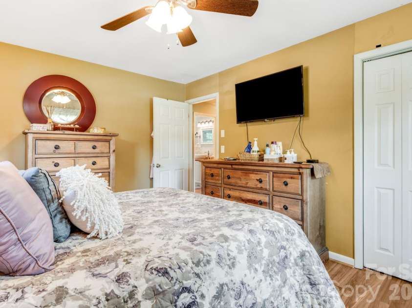 458 Beach Drive, Hendersonville, NC 28792.  MLS# CAR4379104, YatesRealty ID 21984. 