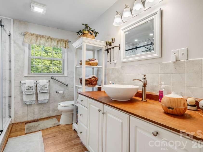 458 Beach Drive, Hendersonville, NC 28792.  MLS# CAR4379104, YatesRealty ID 21984. 