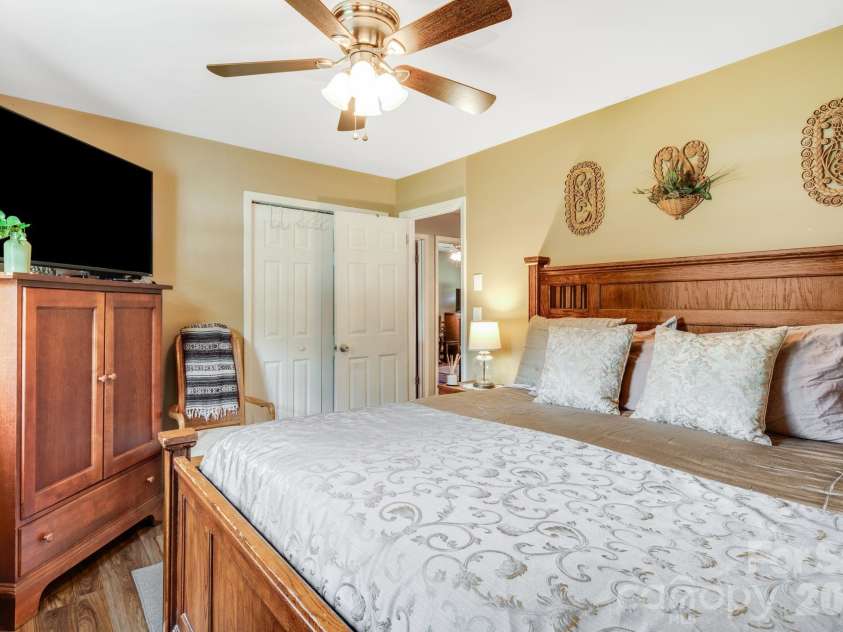458 Beach Drive, Hendersonville, NC 28792.  MLS# CAR4379104, YatesRealty ID 21984. 