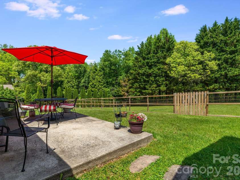 458 Beach Drive, Hendersonville, NC 28792.  MLS# CAR4379104, YatesRealty ID 21984. 
